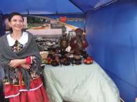 �����